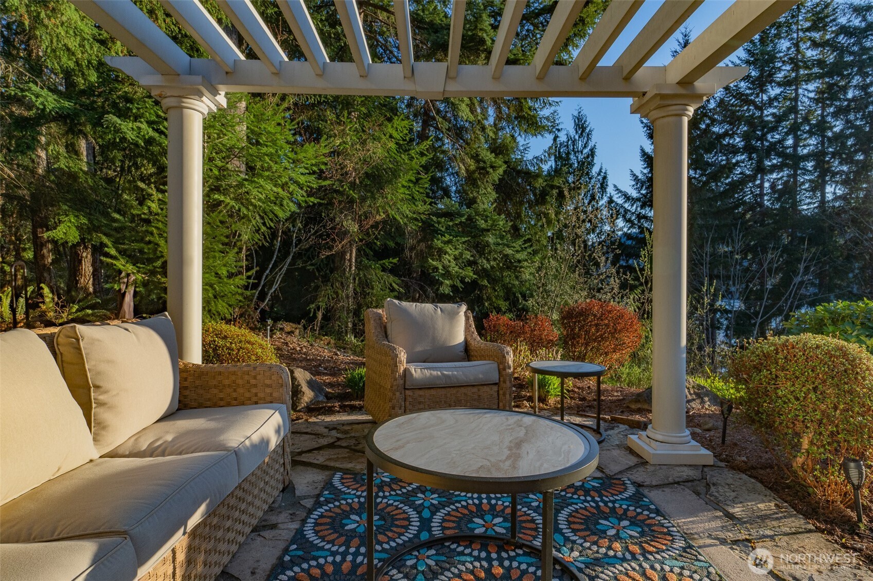 6323 N Lake Cushman Road , Hoodsport, WA 98548