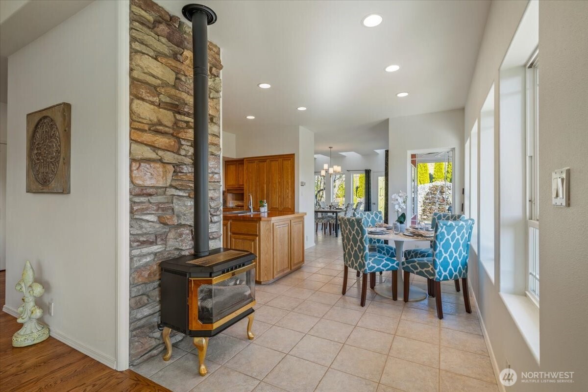 12221 237th Avenue E, Buckley, WA 98321