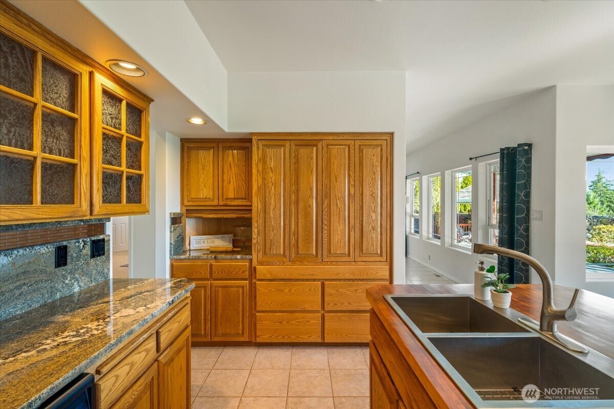 12221 237th Avenue E, Buckley, WA 98321