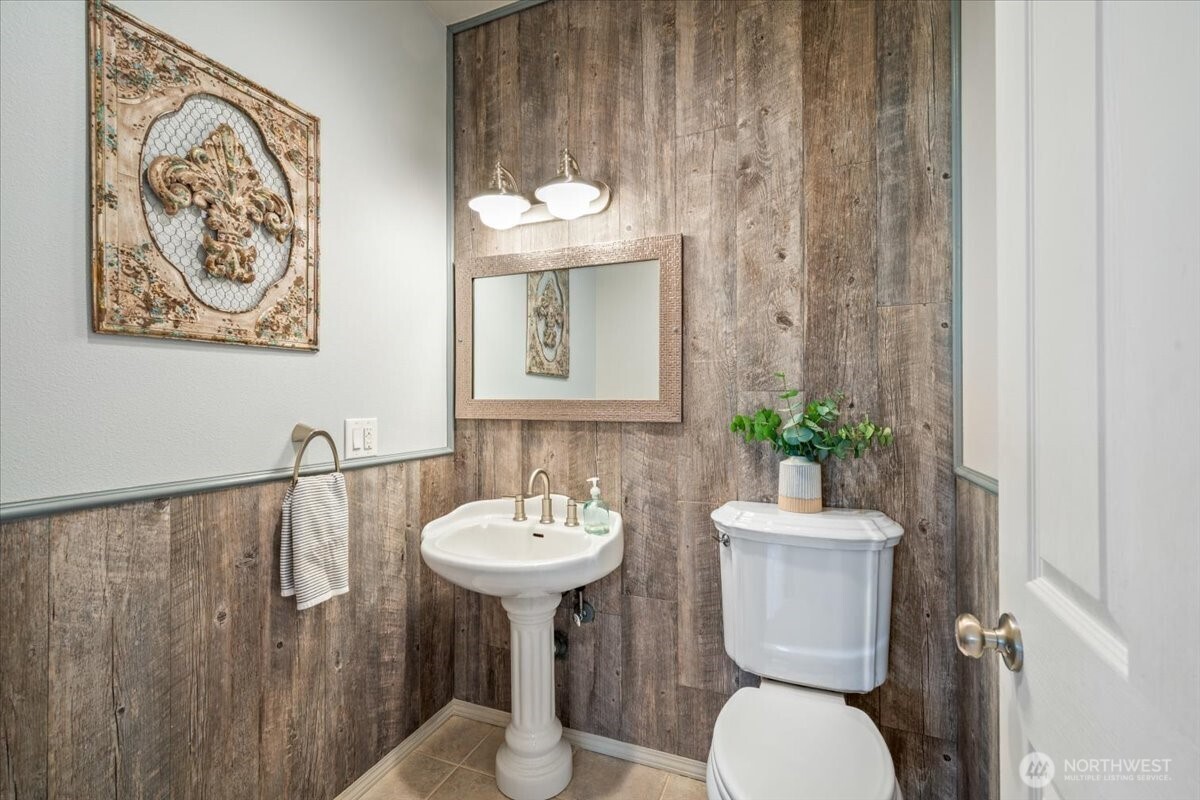 12221 237th Avenue E, Buckley, WA 98321