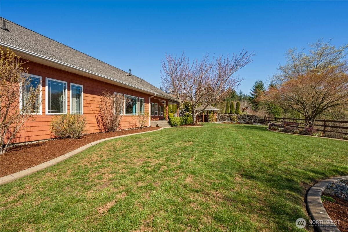 12221 237th Avenue E, Buckley, WA 98321