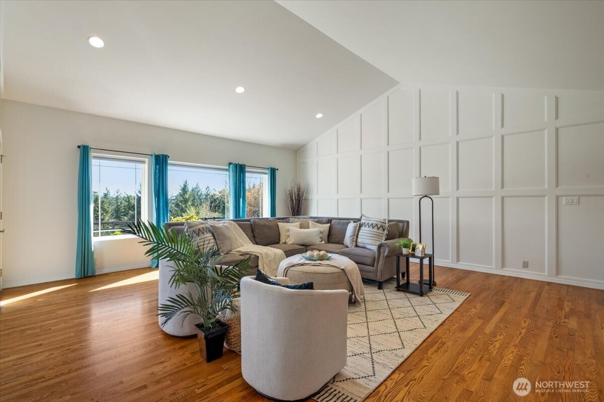 12221 237th Avenue E, Buckley, WA 98321