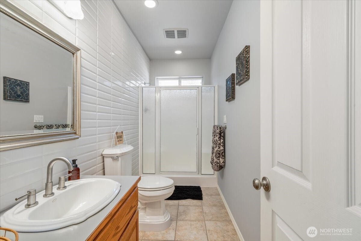 12221 237th Avenue E, Buckley, WA 98321