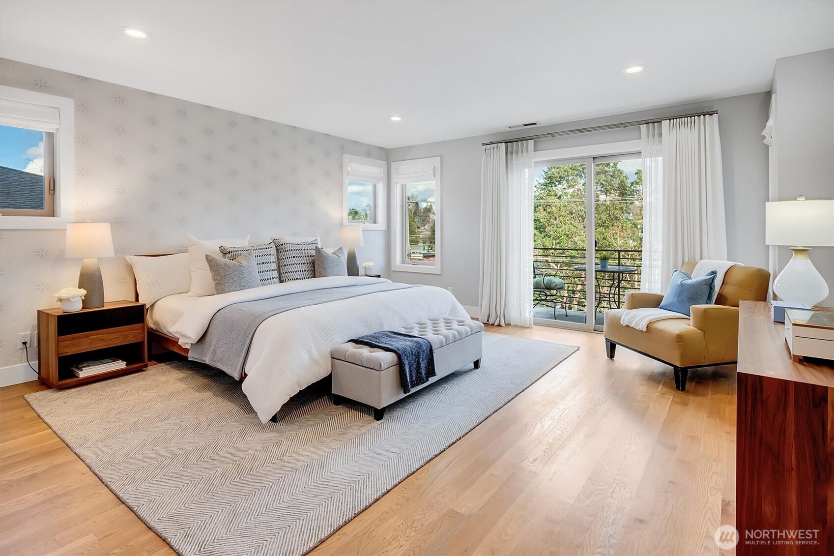 3629 35th Avenue W, Seattle, WA 98199-1612