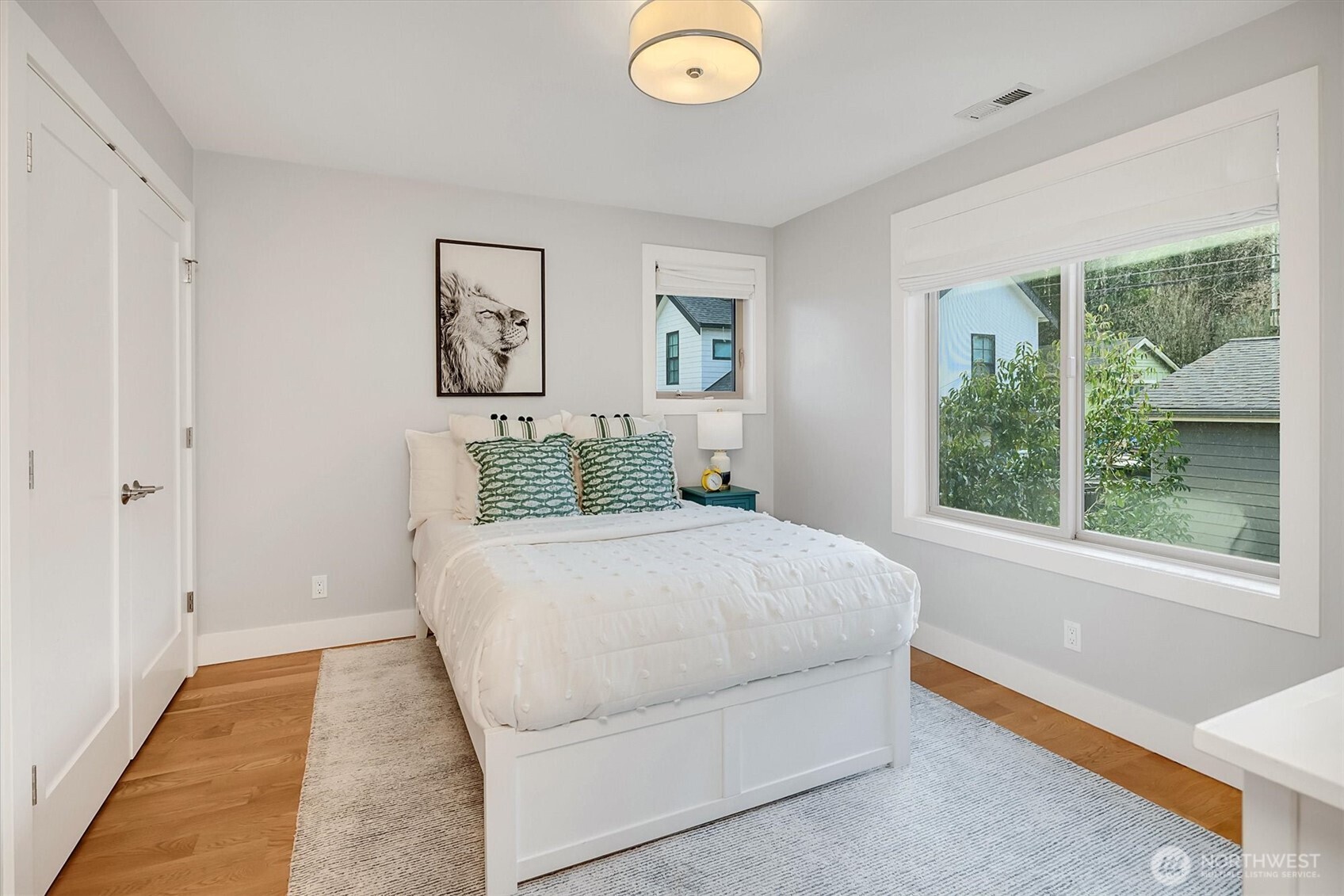3629 35th Avenue W, Seattle, WA 98199-1612