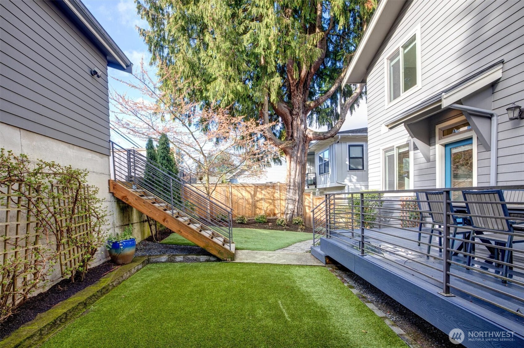 3629 35th Avenue W, Seattle, WA 98199-1612