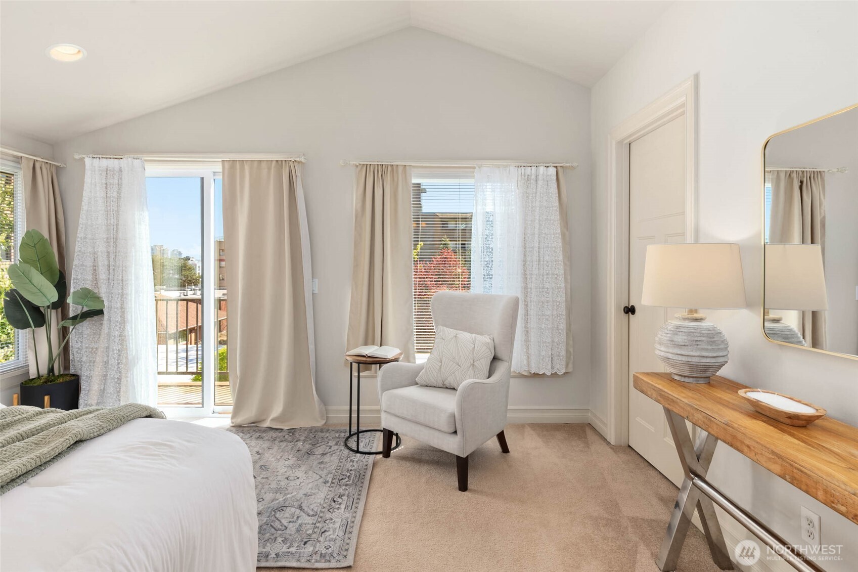 924 2nd Avenue W, Seattle, WA 98119