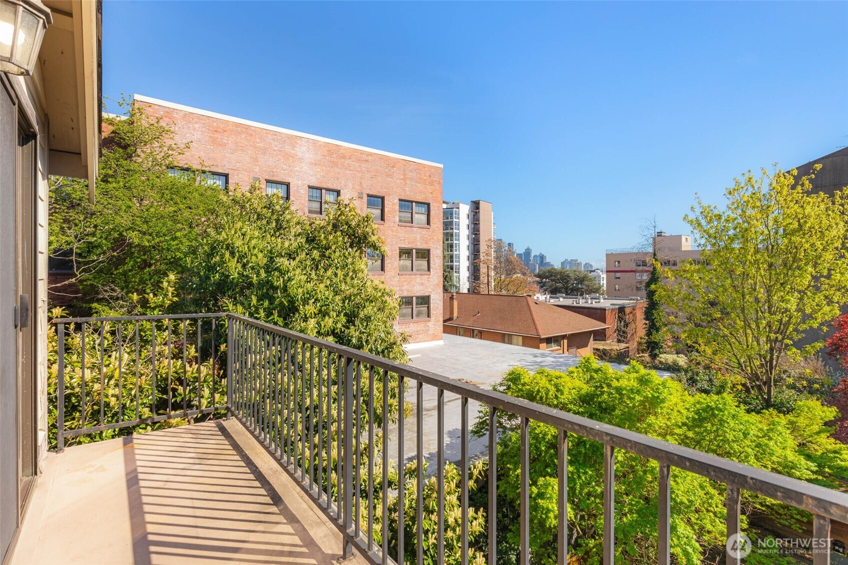 924 2nd Avenue W, Seattle, WA 98119