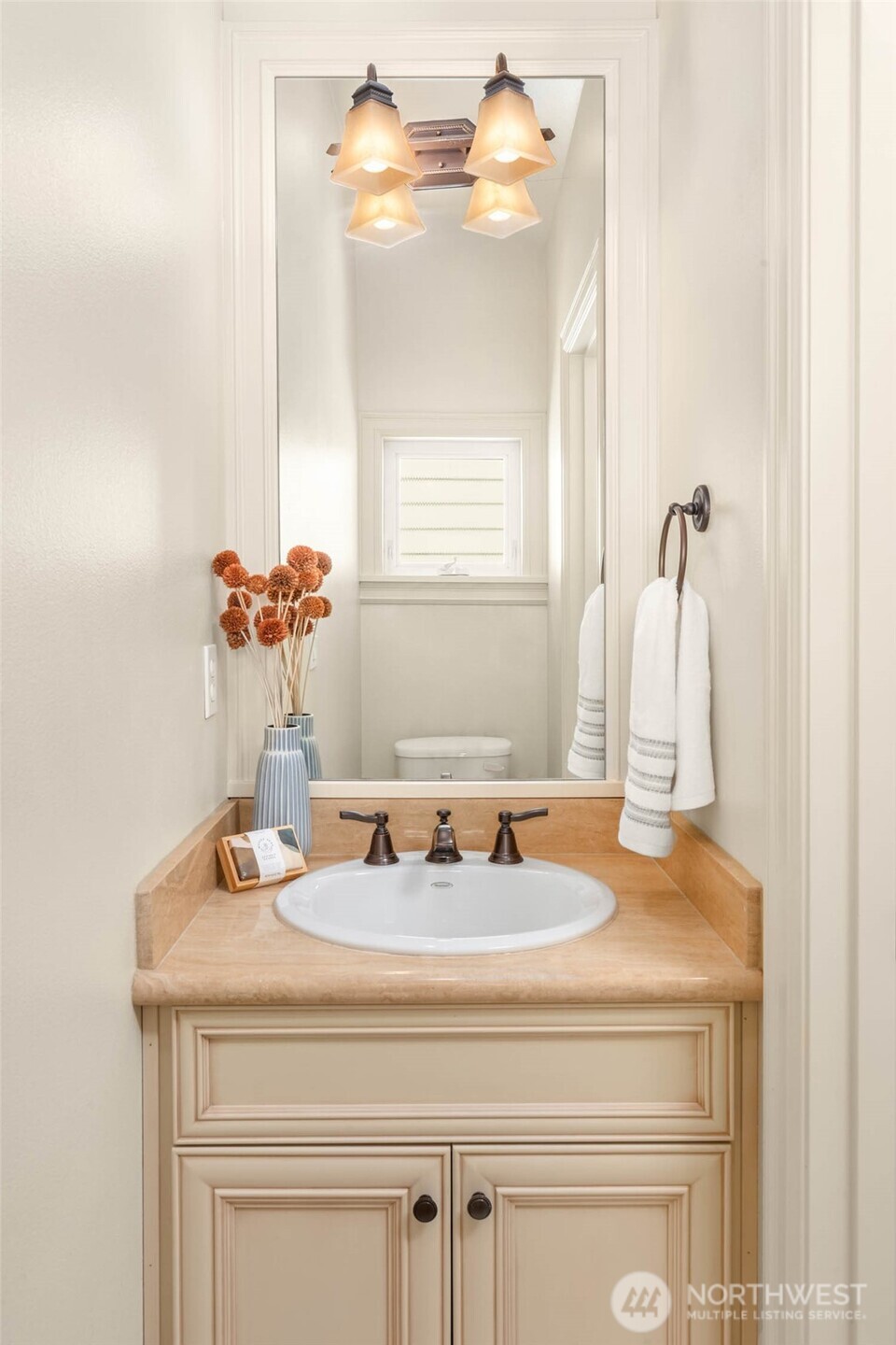 924 2nd Avenue W, Seattle, WA 98119