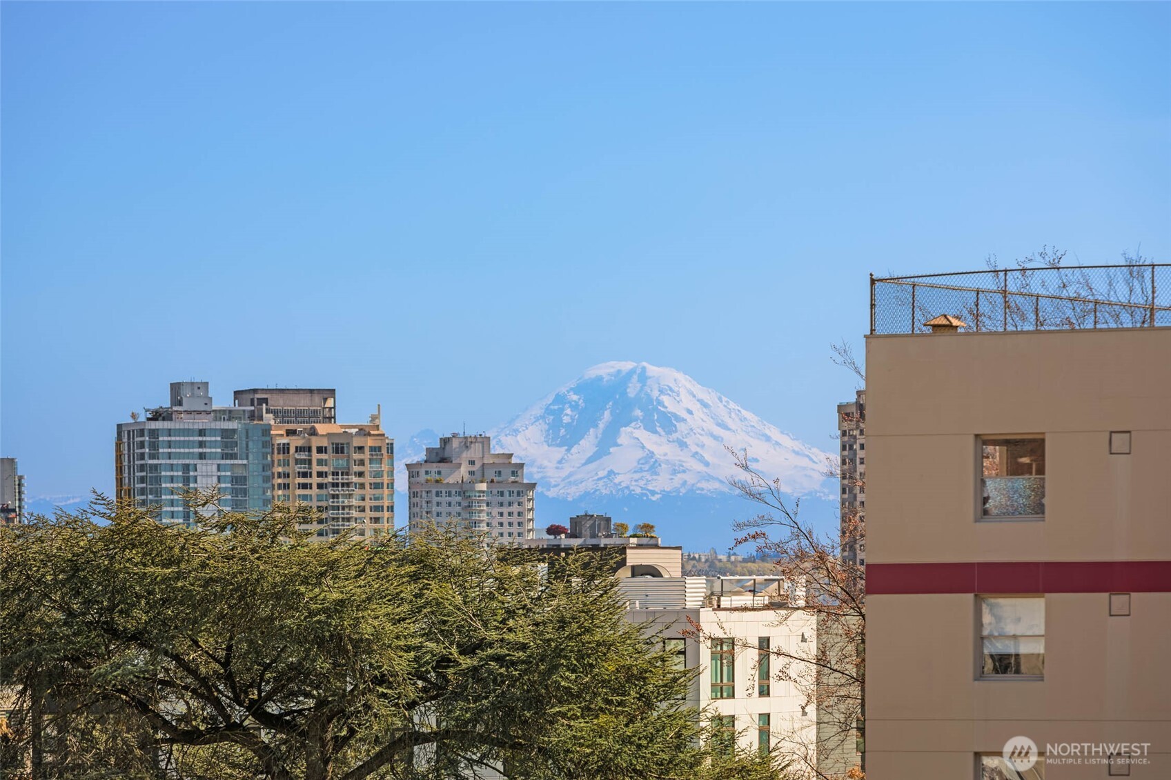 924 2nd Avenue W, Seattle, WA 98119