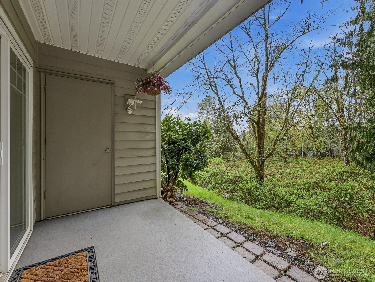 18501 SE Newport Way #H136, Issaquah, WA 98027