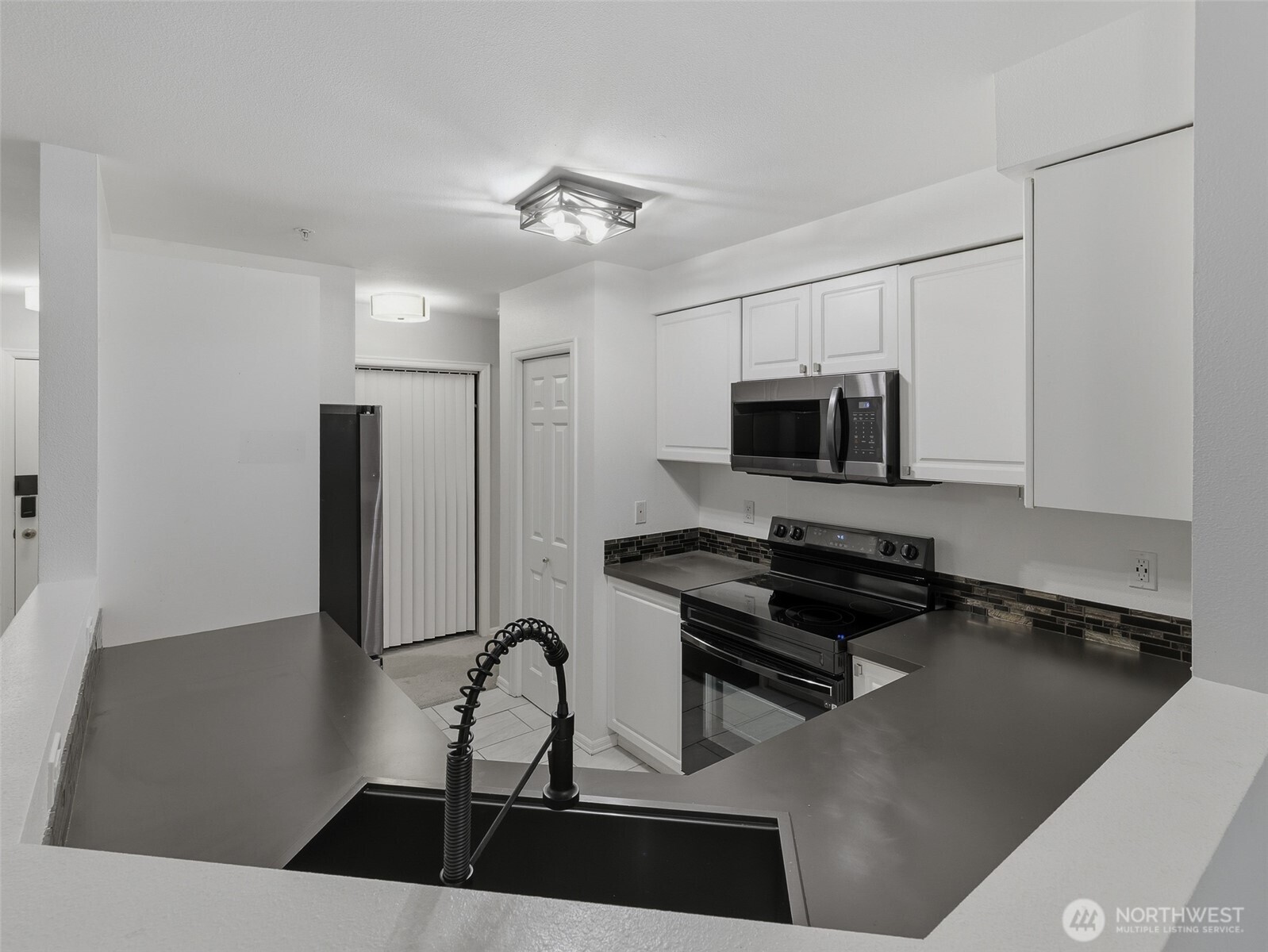 18501 SE Newport Way #H136, Issaquah, WA 98027