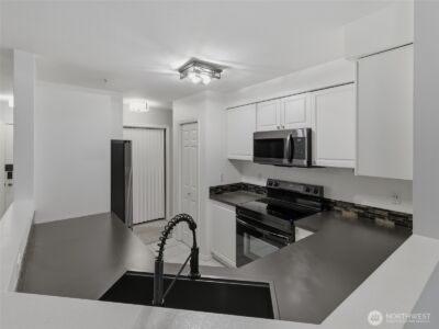 18501 SE Newport Way #H136, Issaquah, WA 98027 - Photo 11