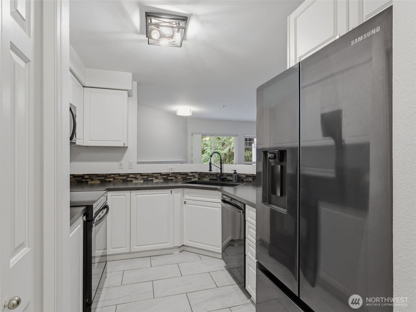 18501 SE Newport Way #H136, Issaquah, WA 98027