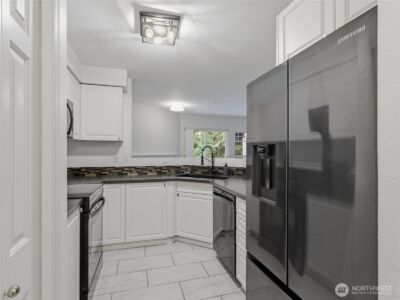 18501 SE Newport Way #H136, Issaquah, WA 98027 - Photo 13