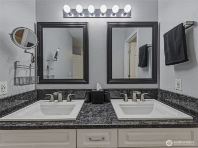 18501 SE Newport Way #H136, Issaquah, WA 98027 - Photo 19