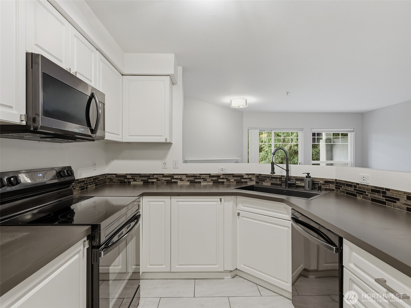 18501 SE Newport Way #H136, Issaquah, WA 98027