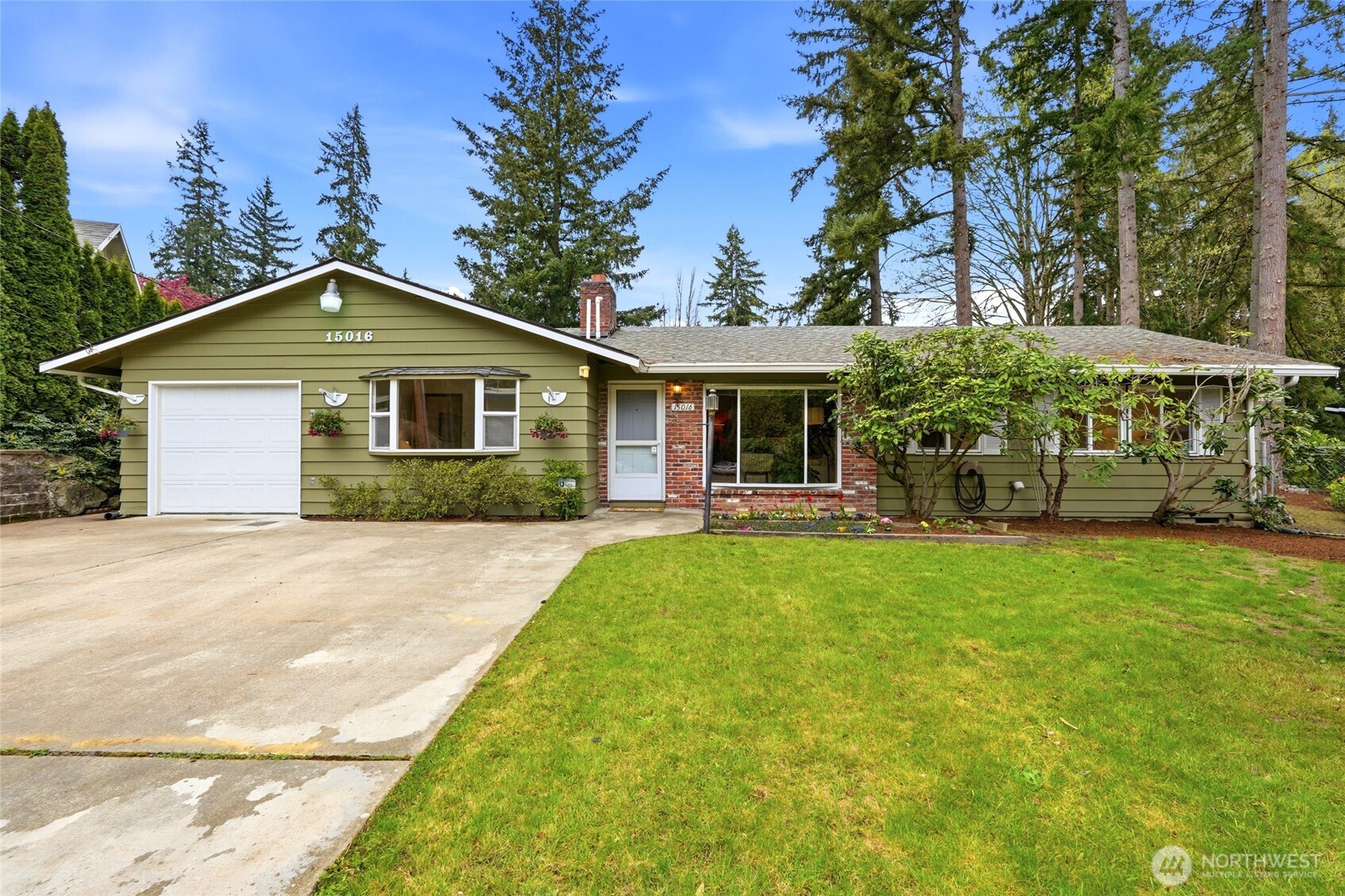 15016 SE 14th Street , Bellevue, WA 98007