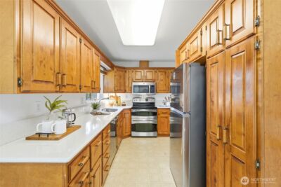 15016 SE 14th Street , Bellevue, WA 98007 - Photo 11