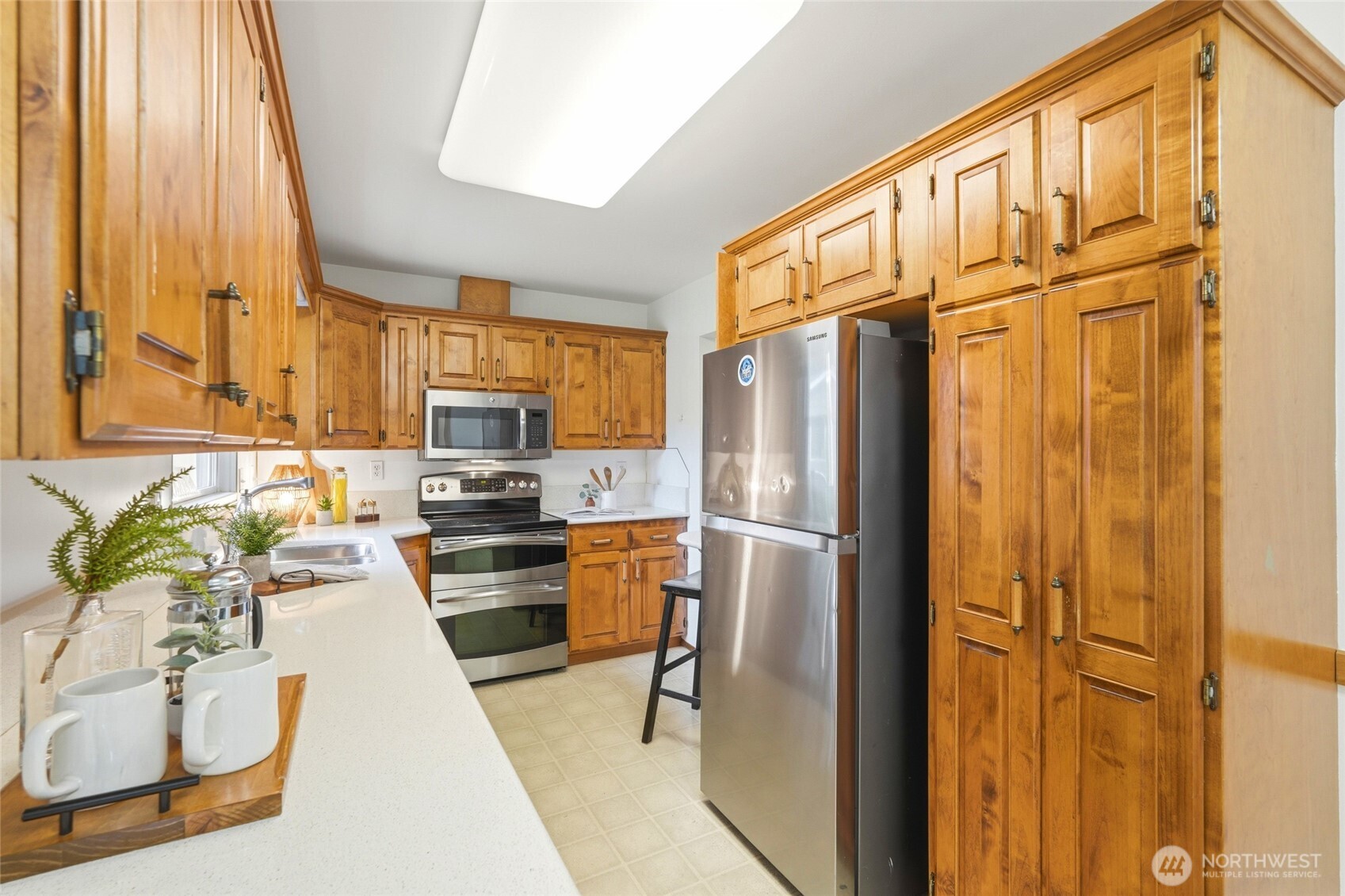 15016 SE 14th Street , Bellevue, WA 98007