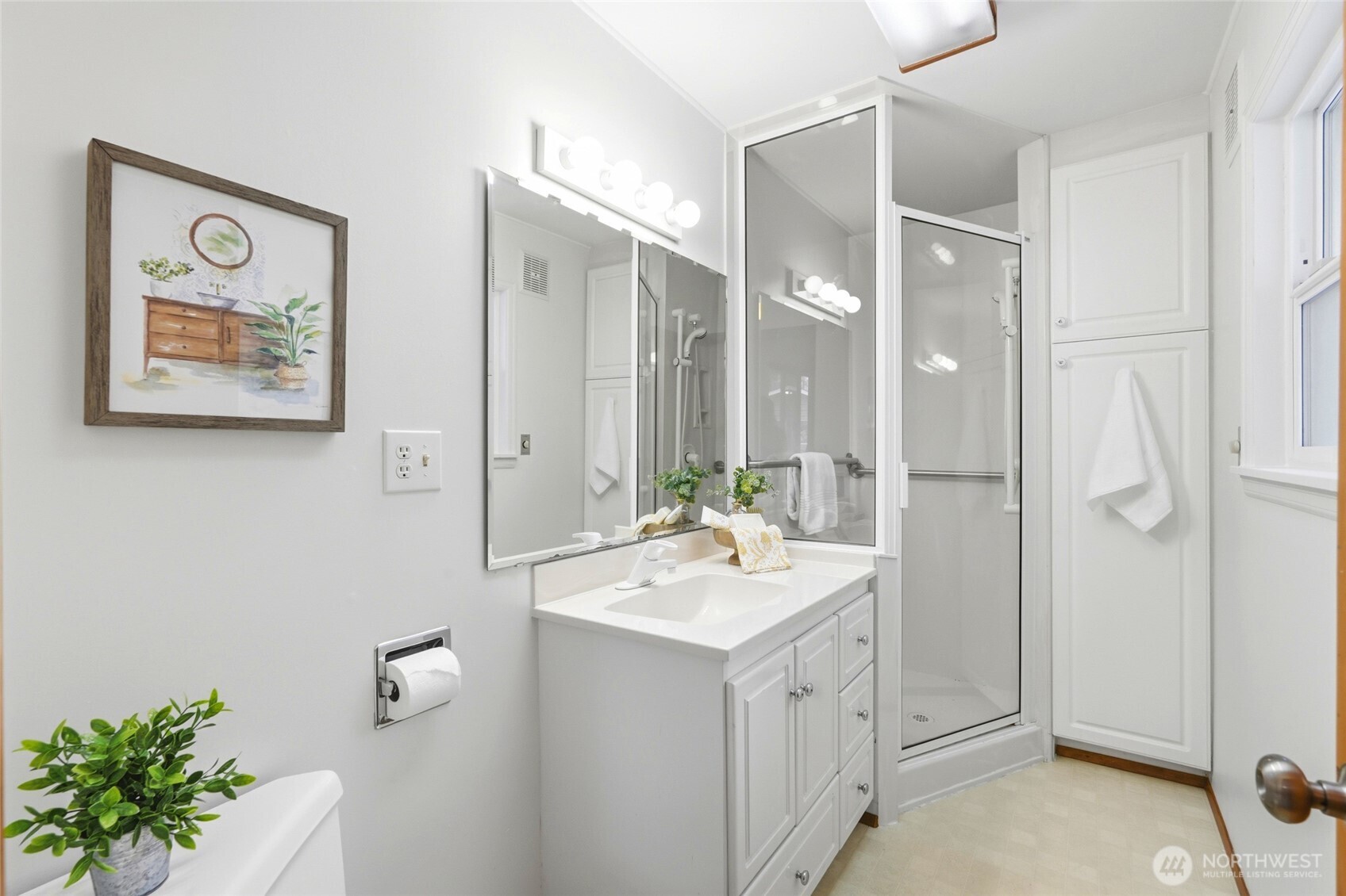 15016 SE 14th Street , Bellevue, WA 98007