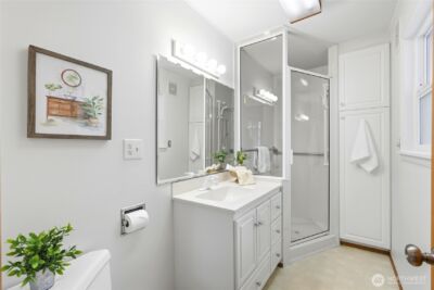 15016 SE 14th Street , Bellevue, WA 98007 - Photo 17