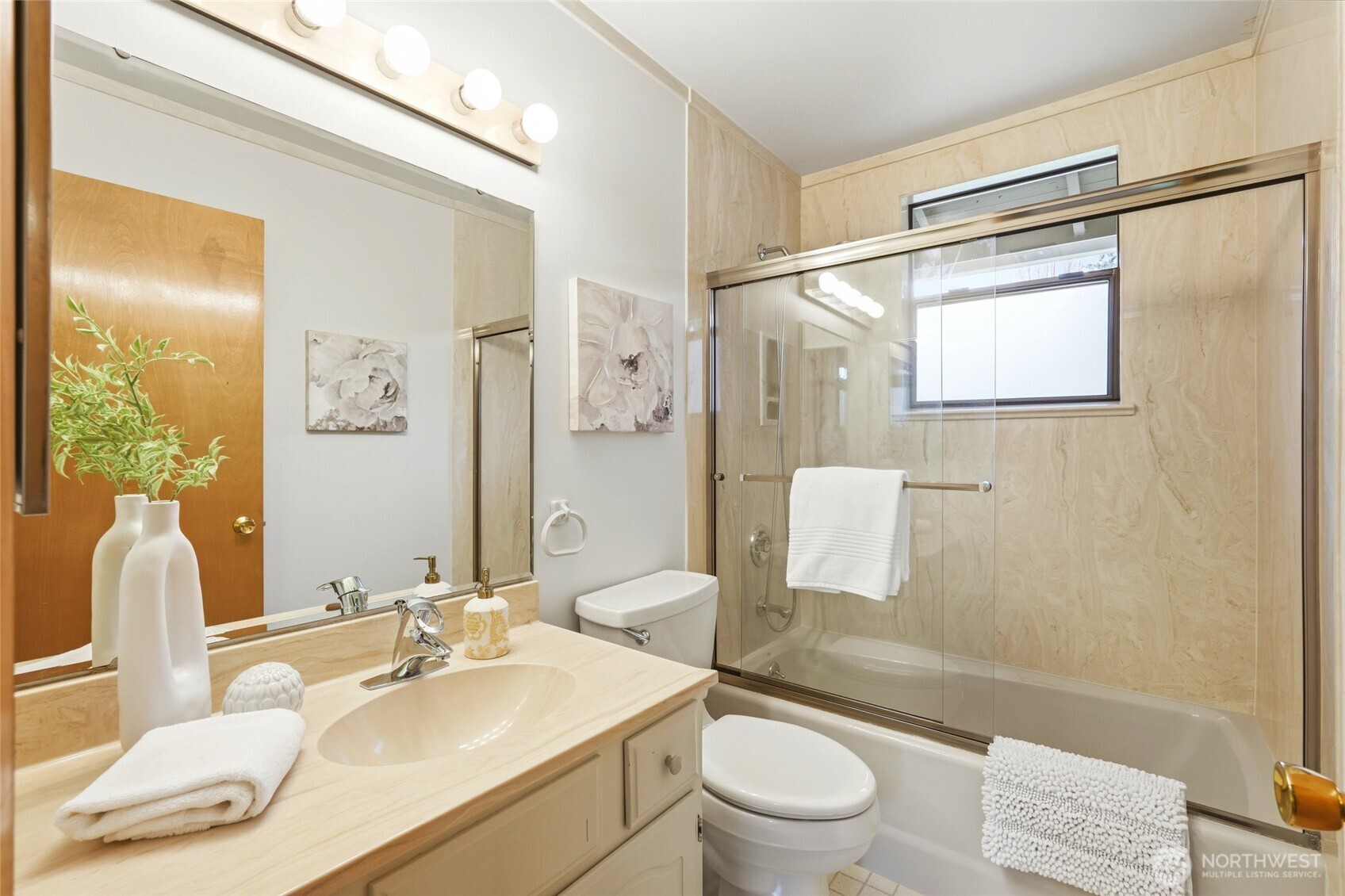 15016 SE 14th Street , Bellevue, WA 98007