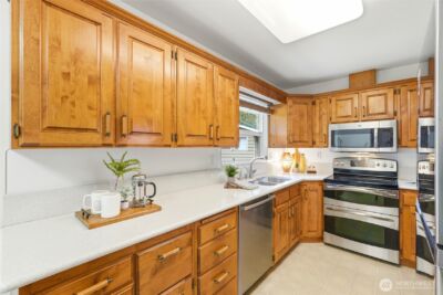 15016 SE 14th Street , Bellevue, WA 98007 - Photo 10