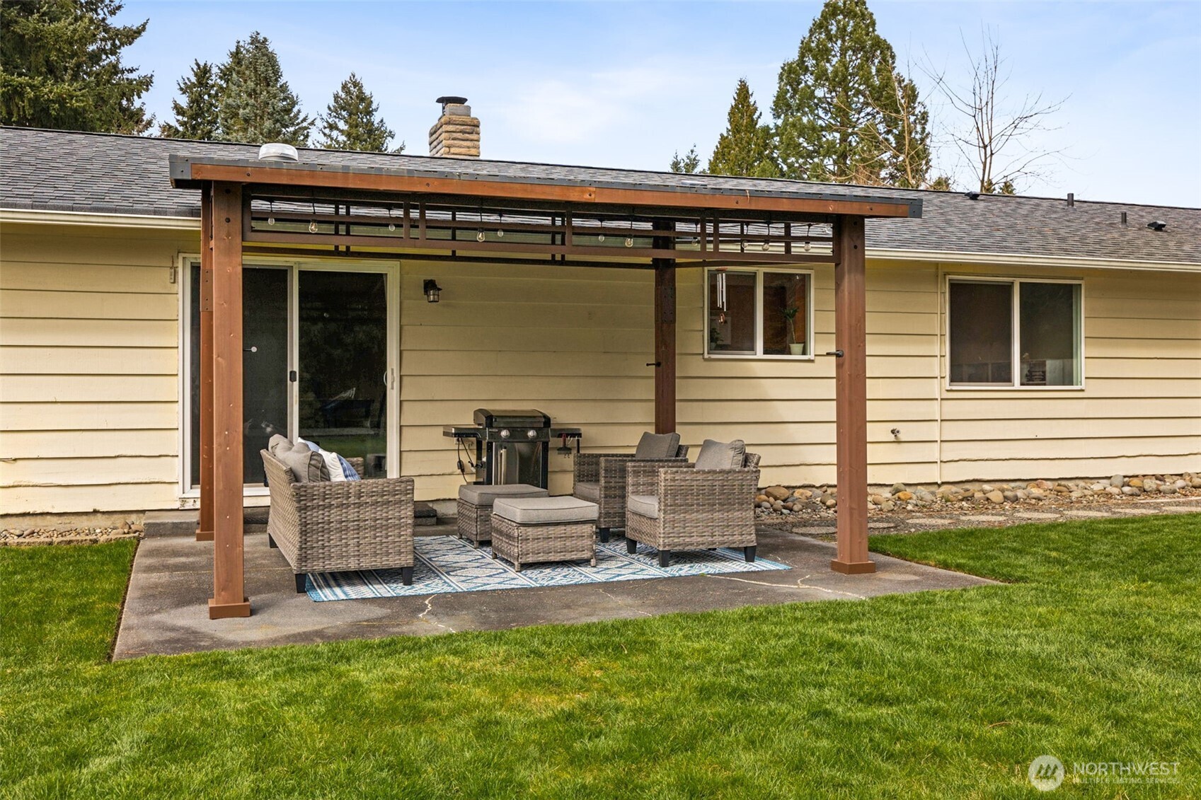 717 Tartan Drive SW, Tumwater, WA 98501