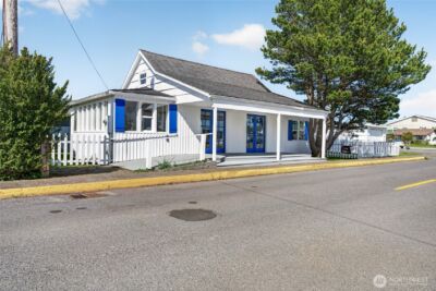 106 5th Street SE, Long Beach, WA 98631