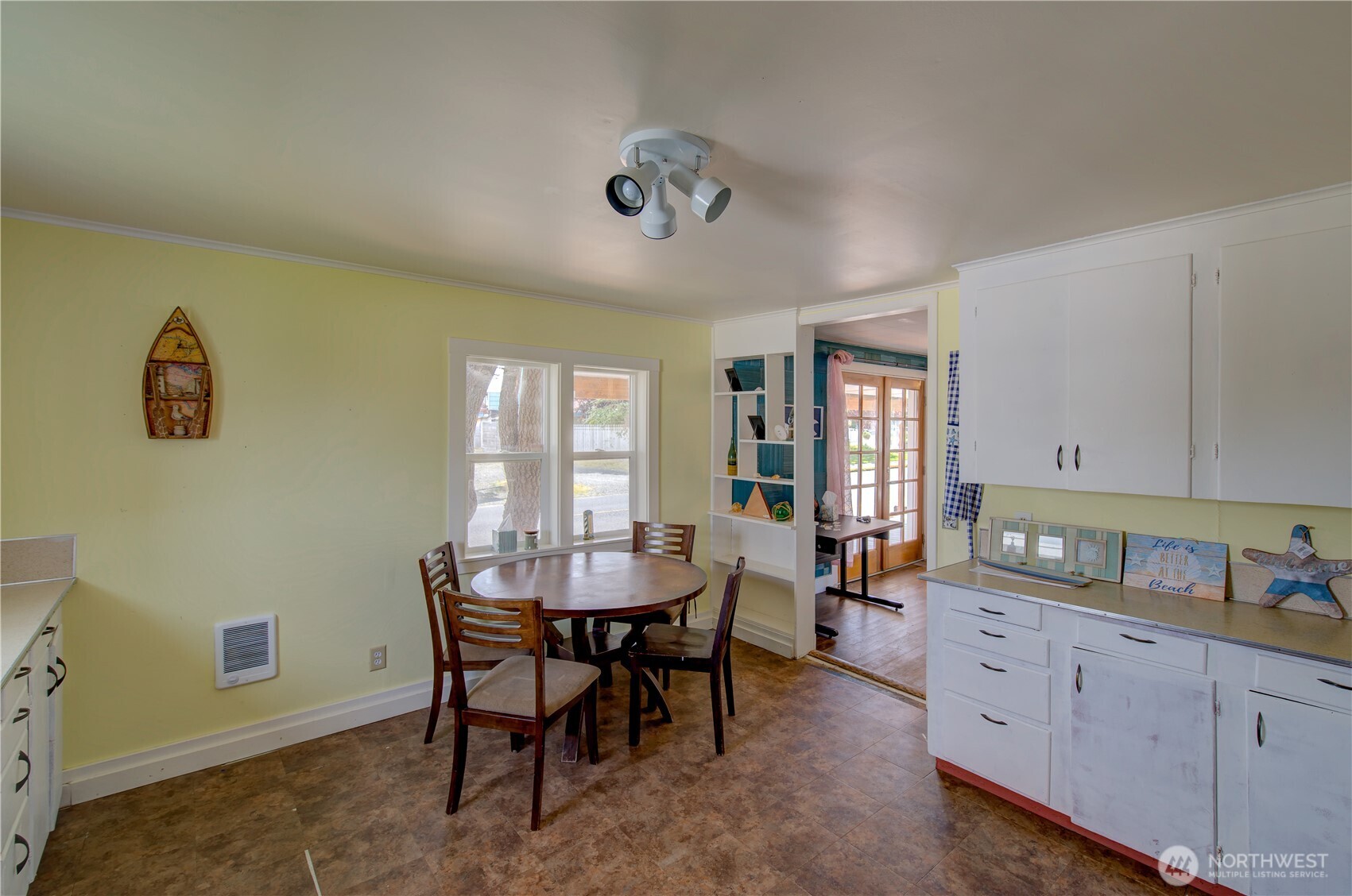 106 5th Street SE, Long Beach, WA 98631