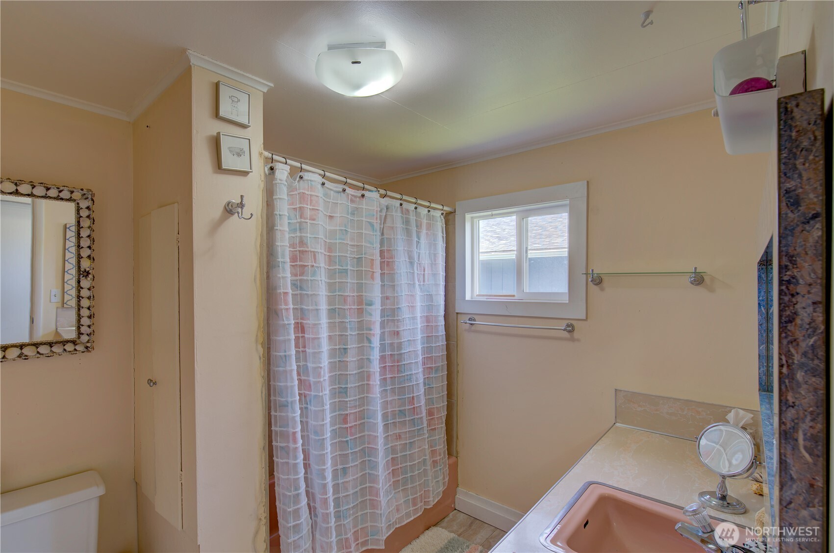 106 5th Street SE, Long Beach, WA 98631