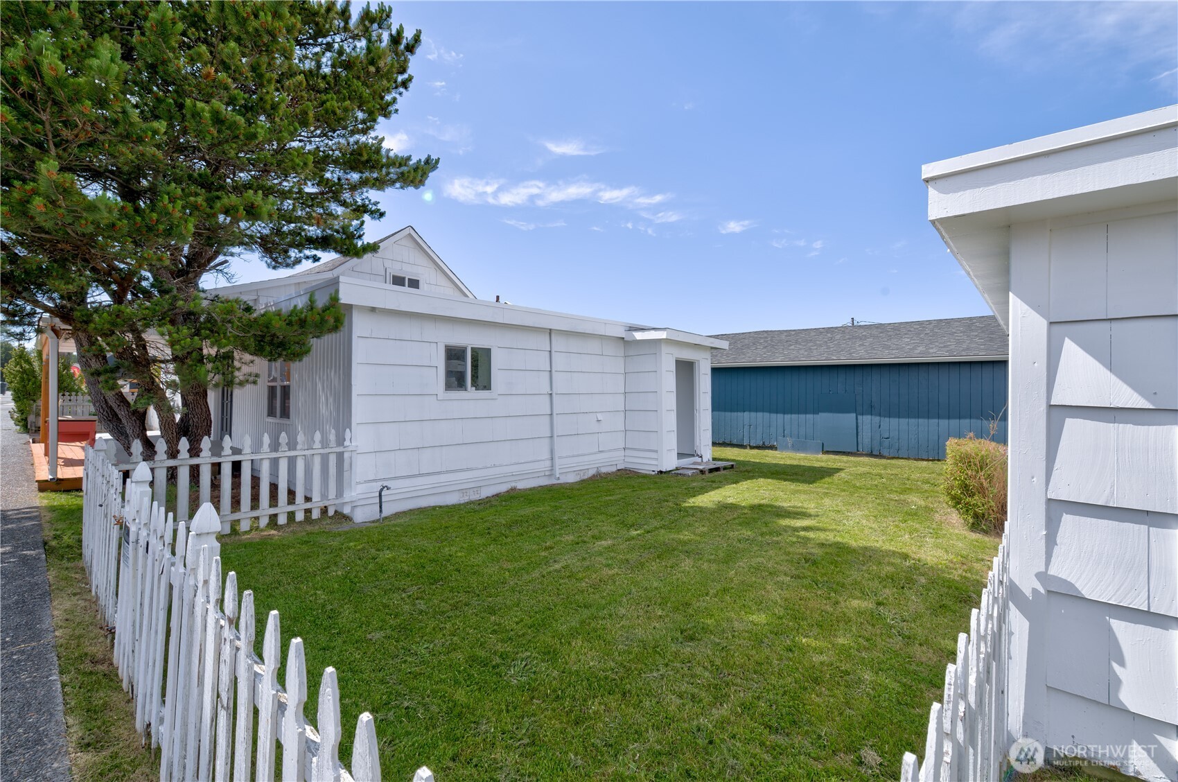 106 5th Street SE, Long Beach, WA 98631