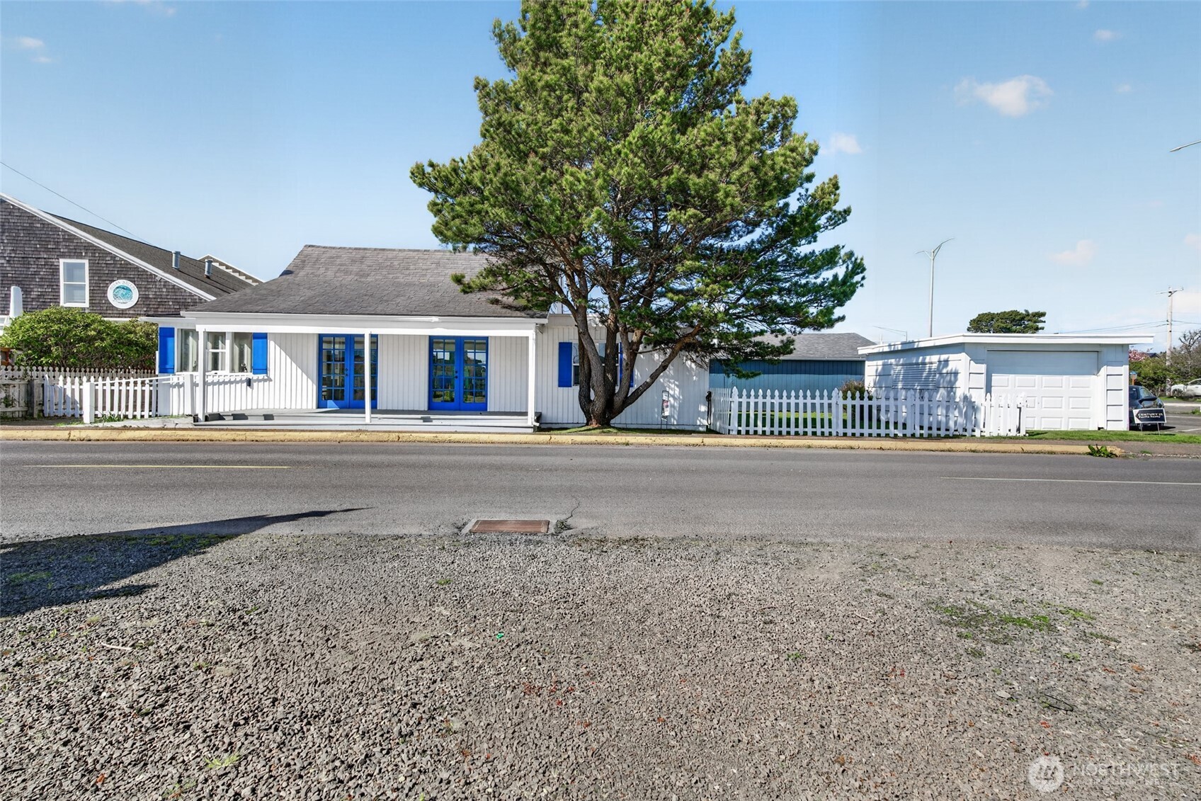 106 5th Street SE, Long Beach, WA 98631