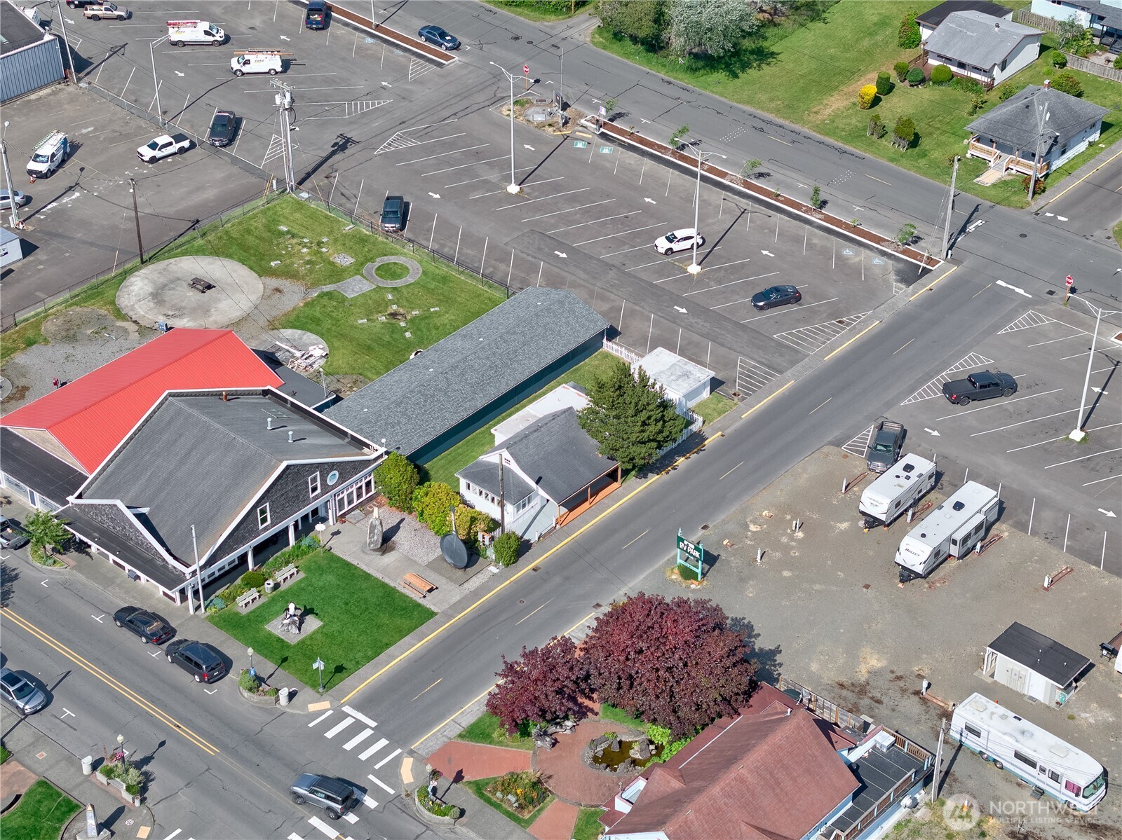 106 5th Street SE, Long Beach, WA 98631