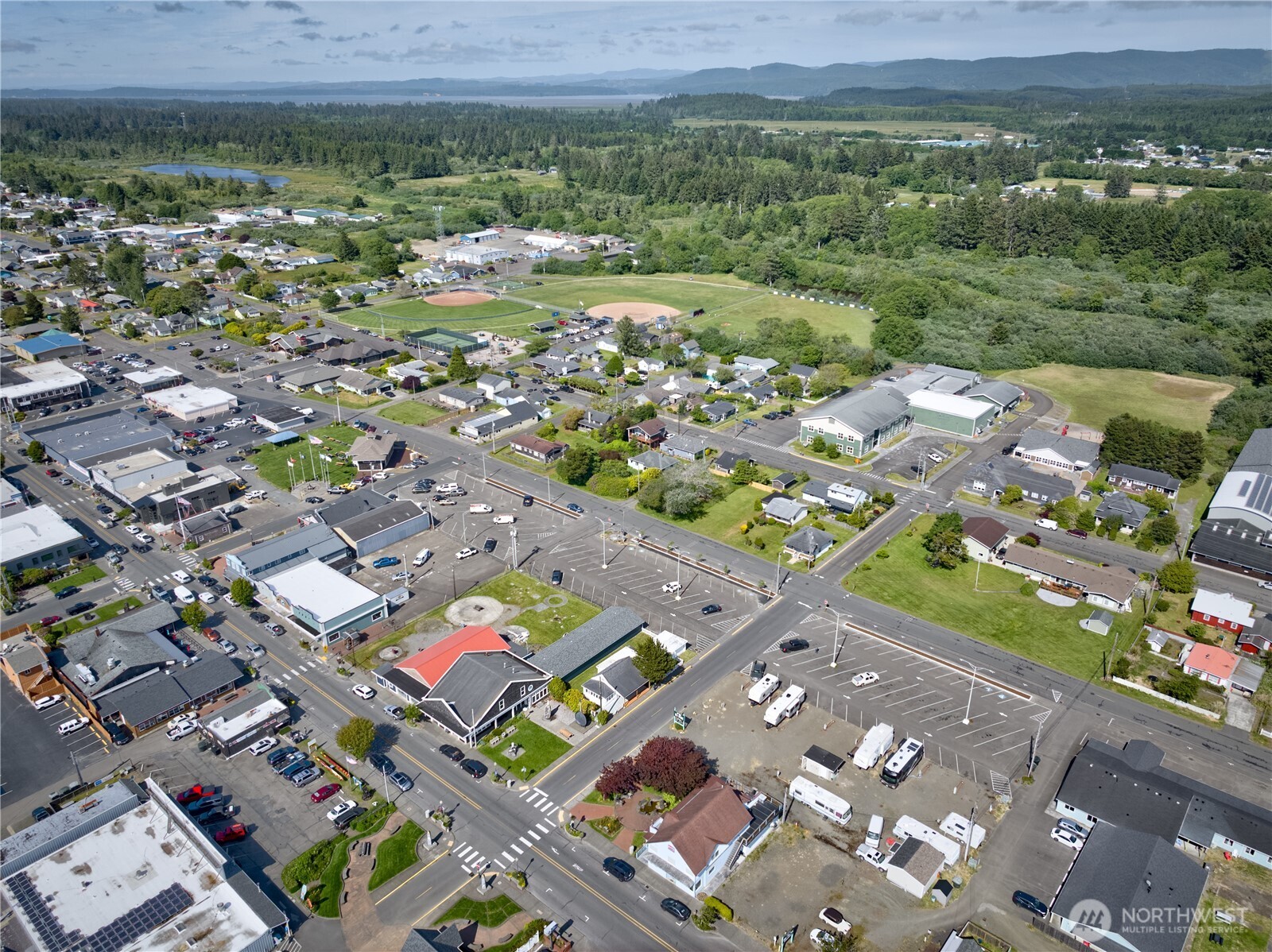 106 5th Street SE, Long Beach, WA 98631