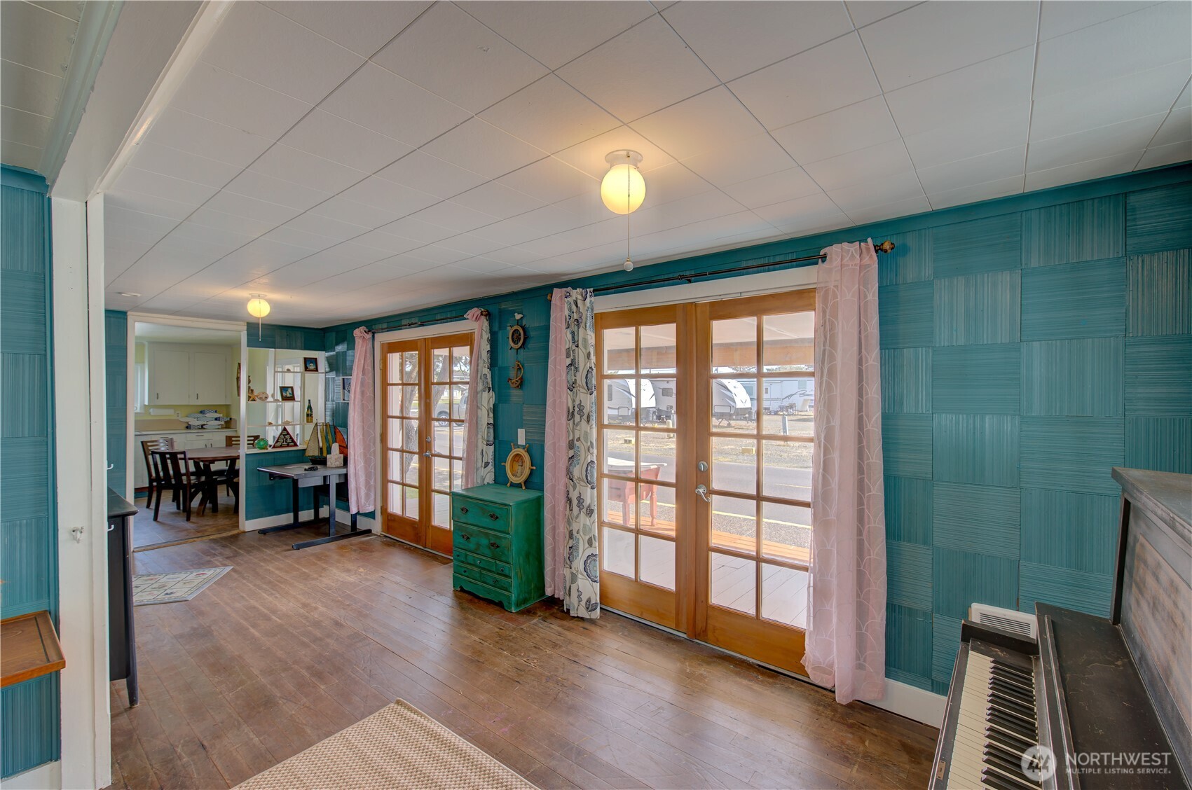 106 5th Street SE, Long Beach, WA 98631