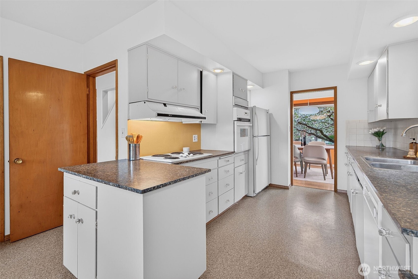 8049 23rd Avenue NW, Seattle, WA 98117