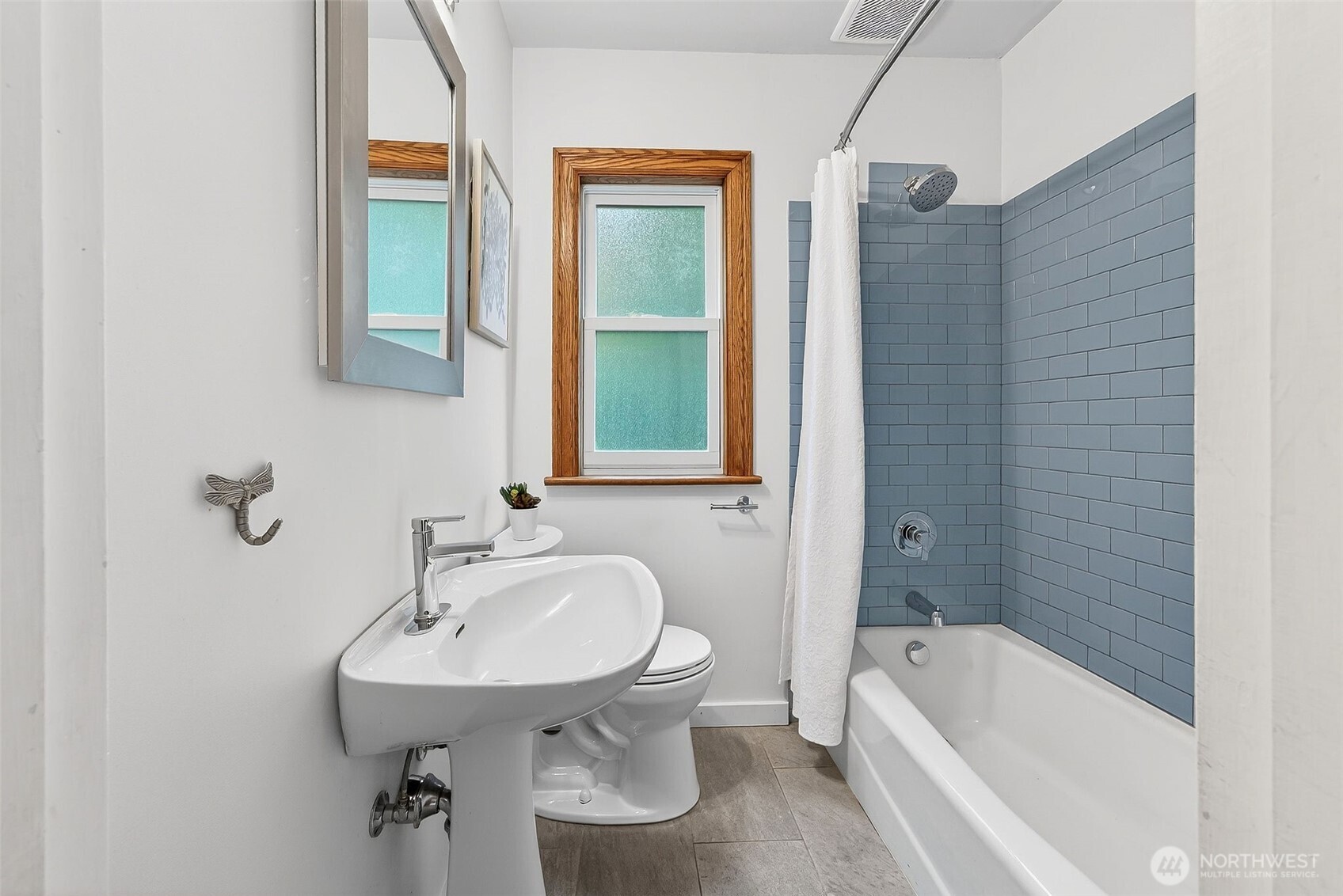 8049 23rd Avenue NW, Seattle, WA 98117