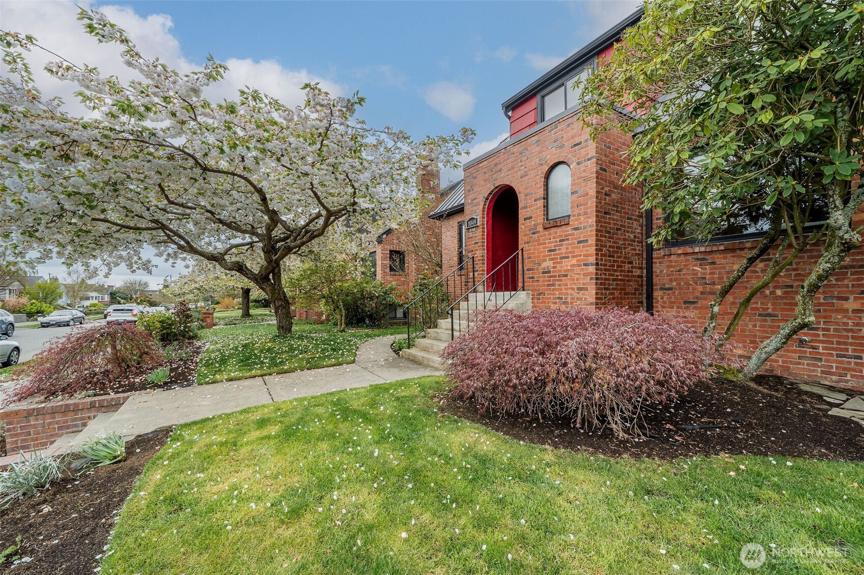 8049 23rd Avenue NW, Seattle, WA 98117