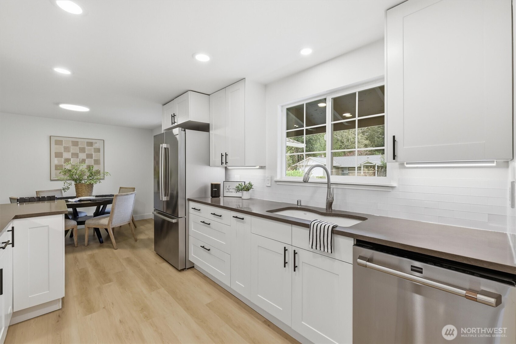 16111 NE 100th Street , Redmond, WA 98052