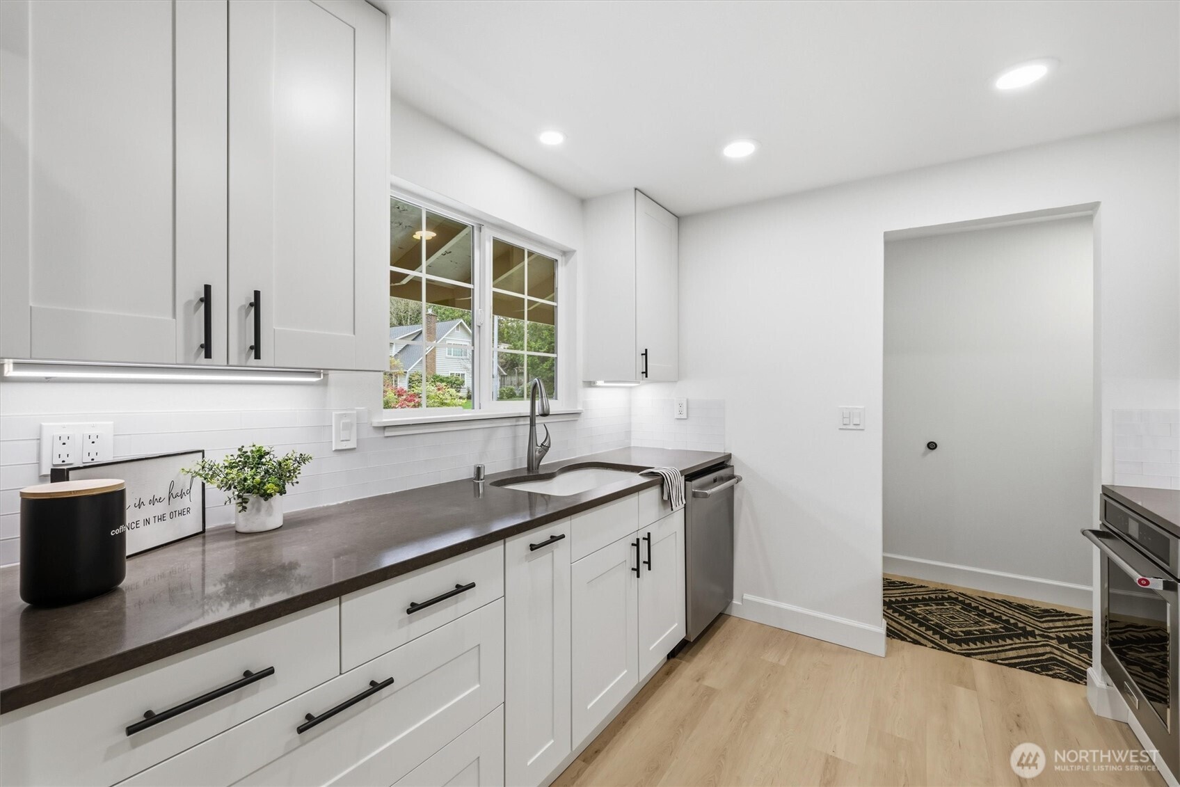 16111 NE 100th Street , Redmond, WA 98052