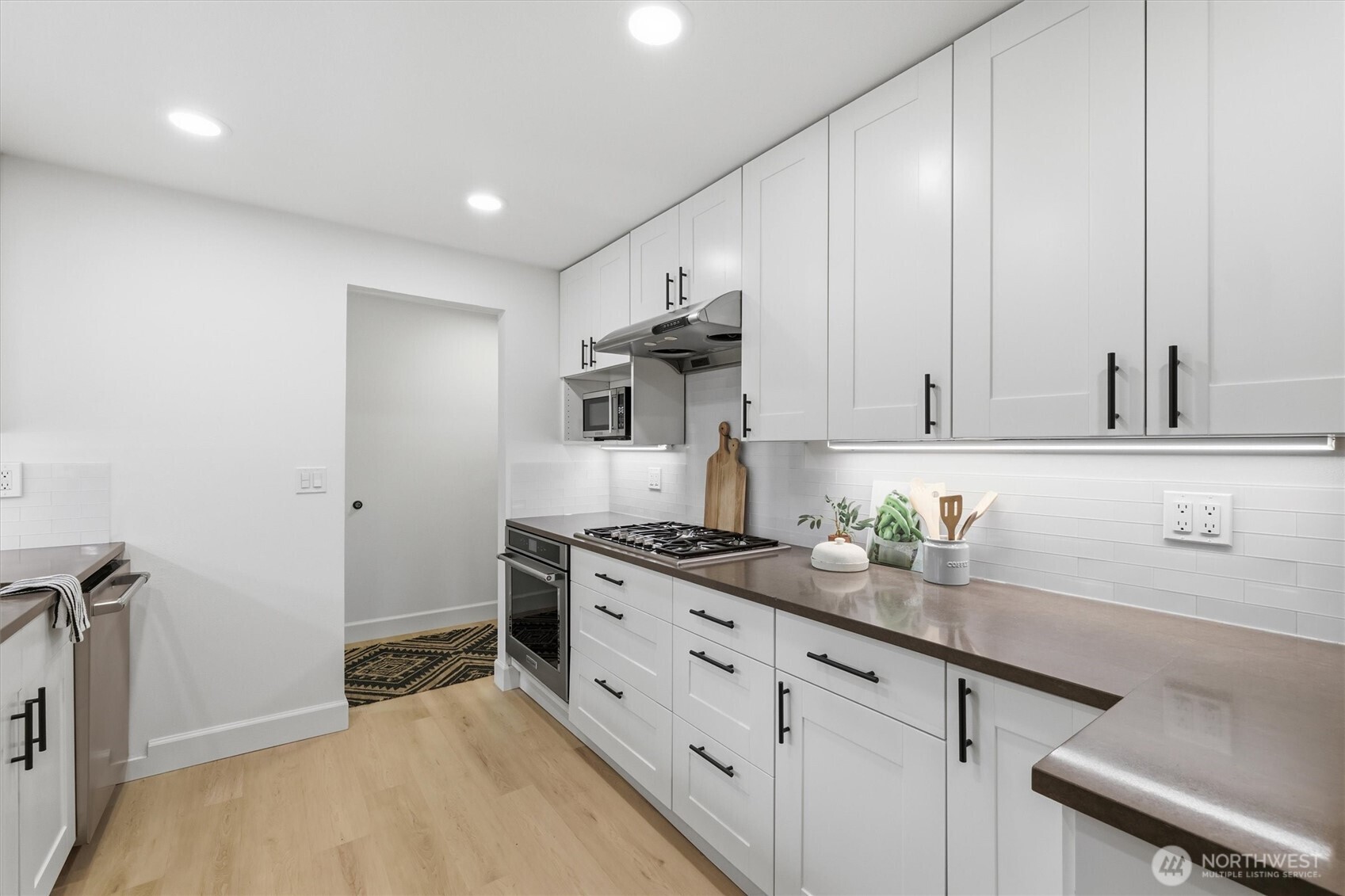 16111 NE 100th Street , Redmond, WA 98052