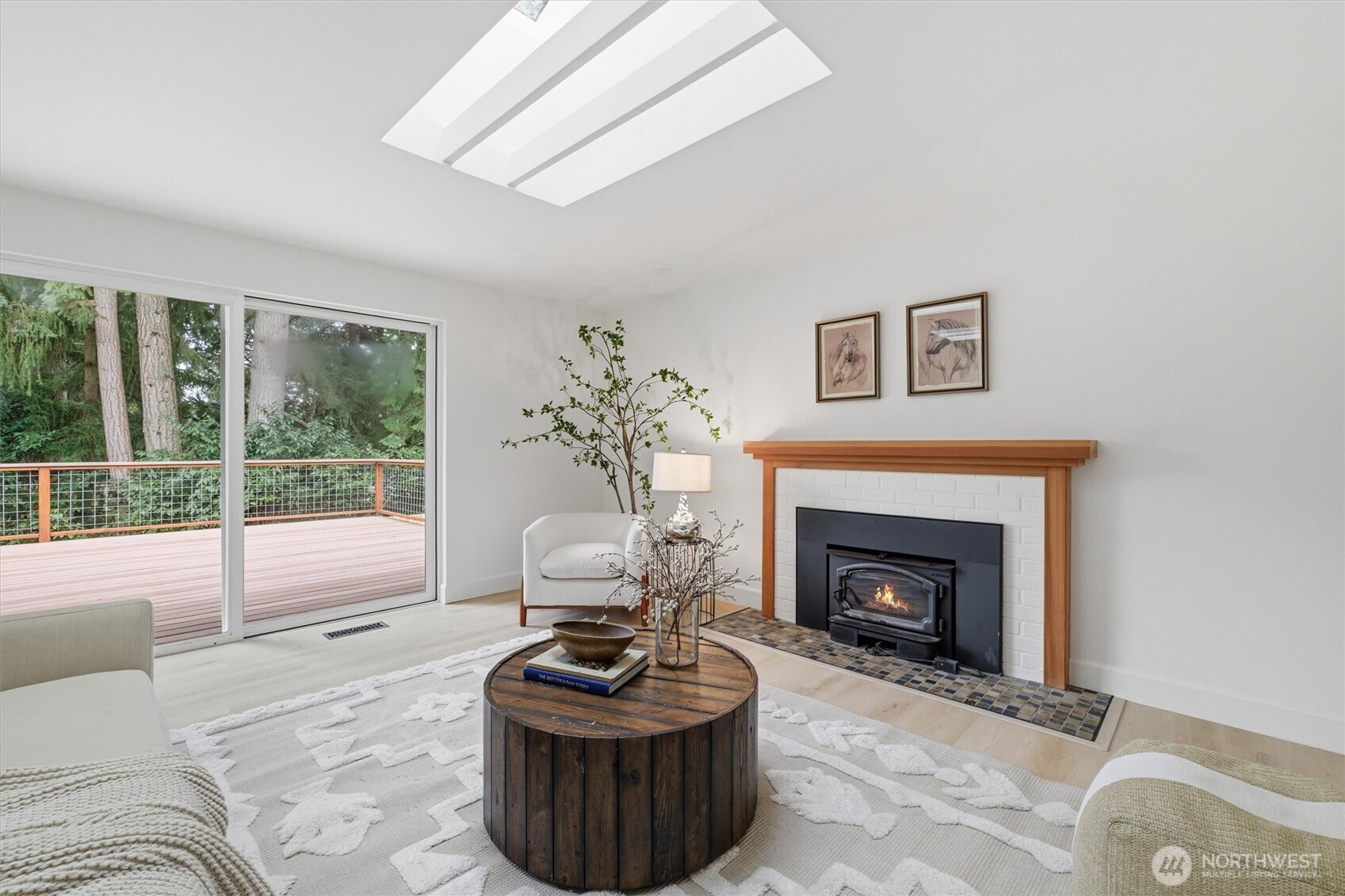 16111 NE 100th Street , Redmond, WA 98052