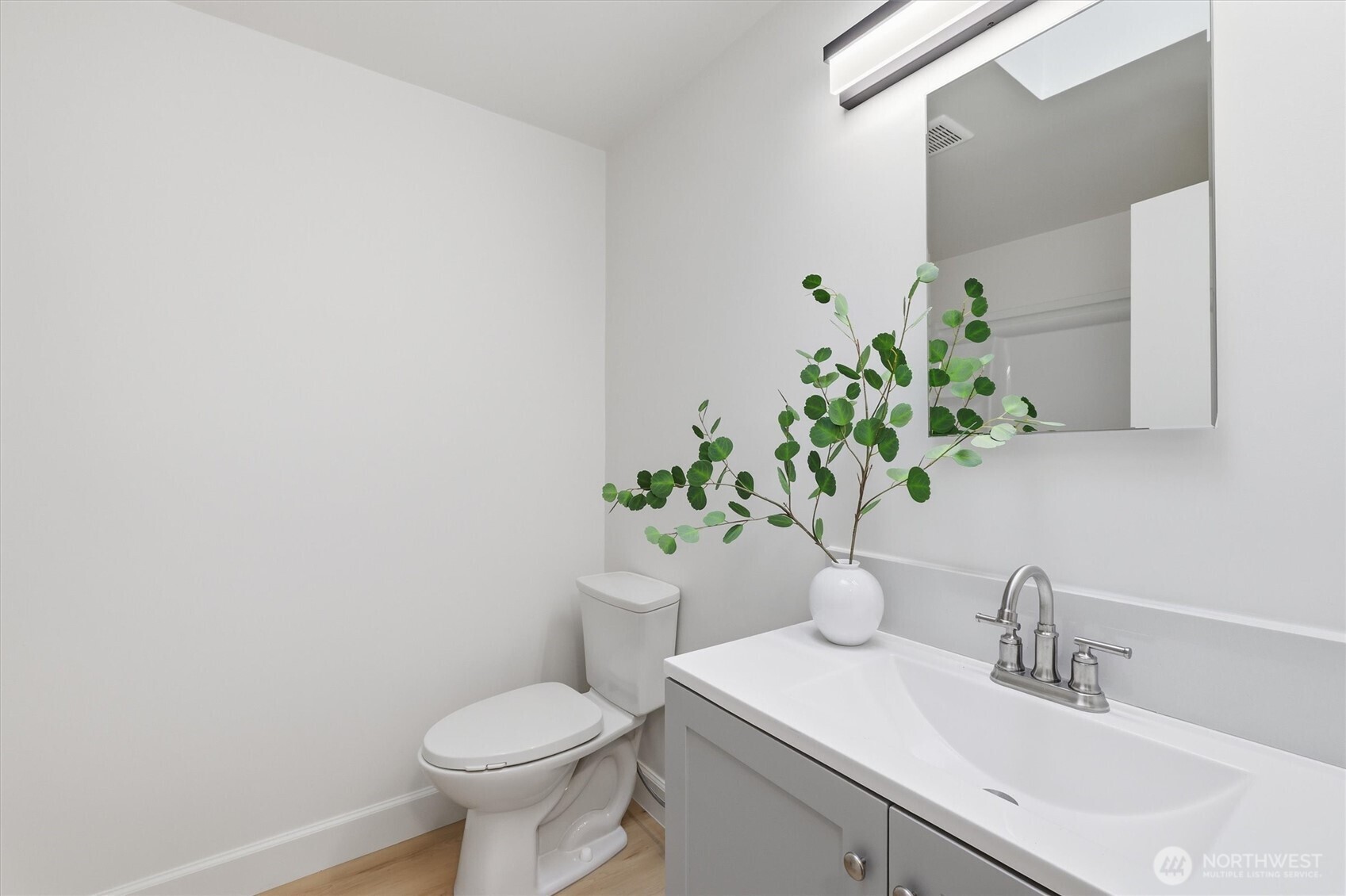 16111 NE 100th Street , Redmond, WA 98052