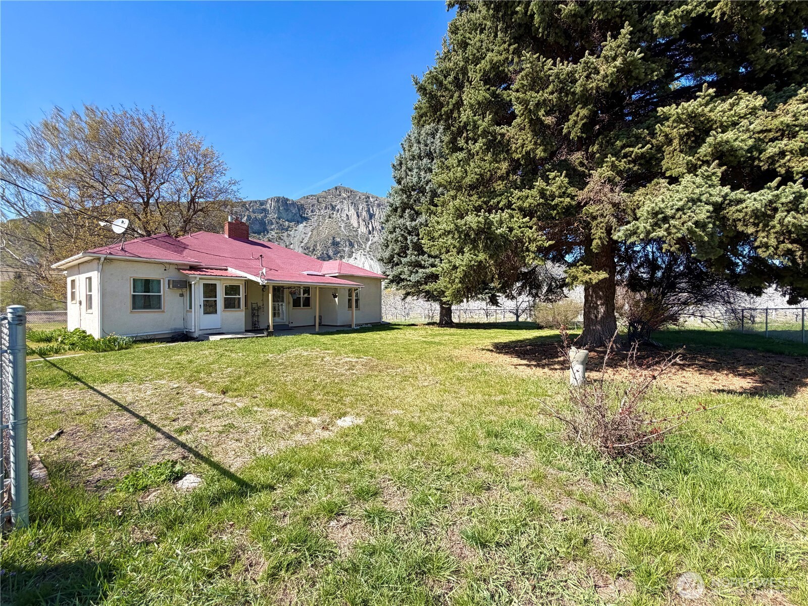 31644 Hwy 97 , Tonasket, WA 98855