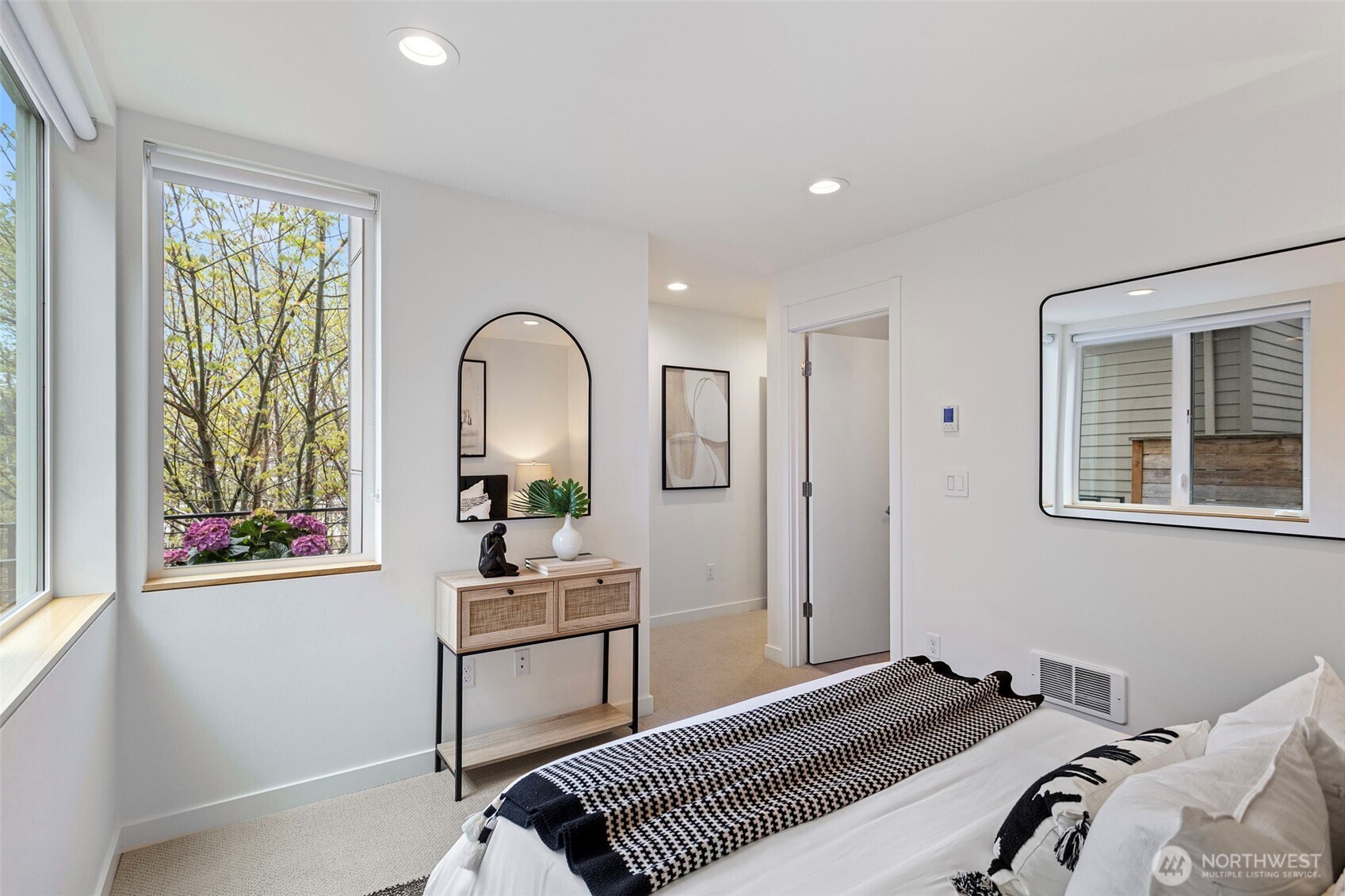 2314 Thorndyke Avenue W #E, Seattle, WA 98199
