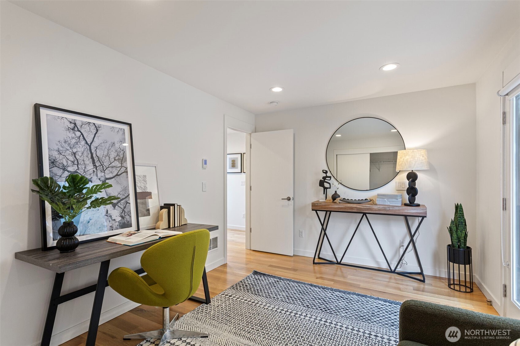 2314 Thorndyke Avenue W #E, Seattle, WA 98199