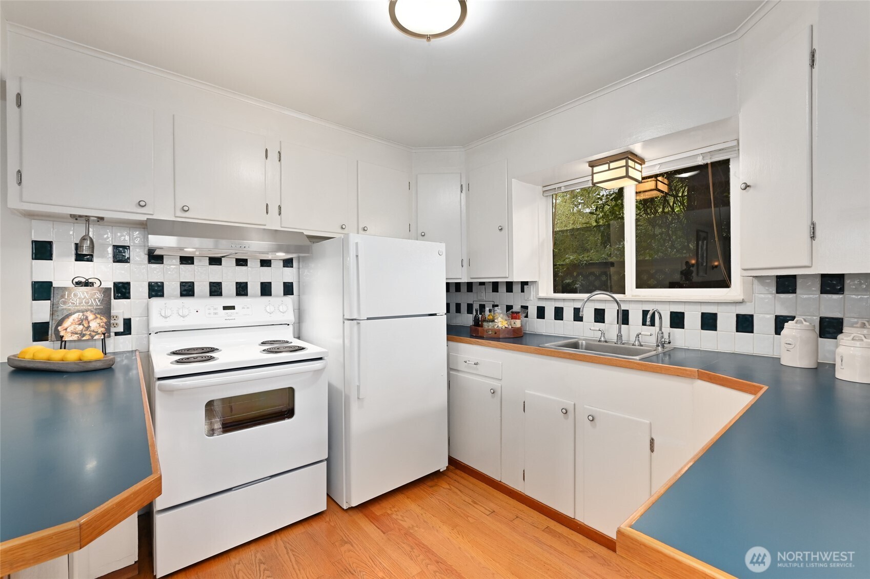 2326 NE 91st Street , Seattle, WA 98115