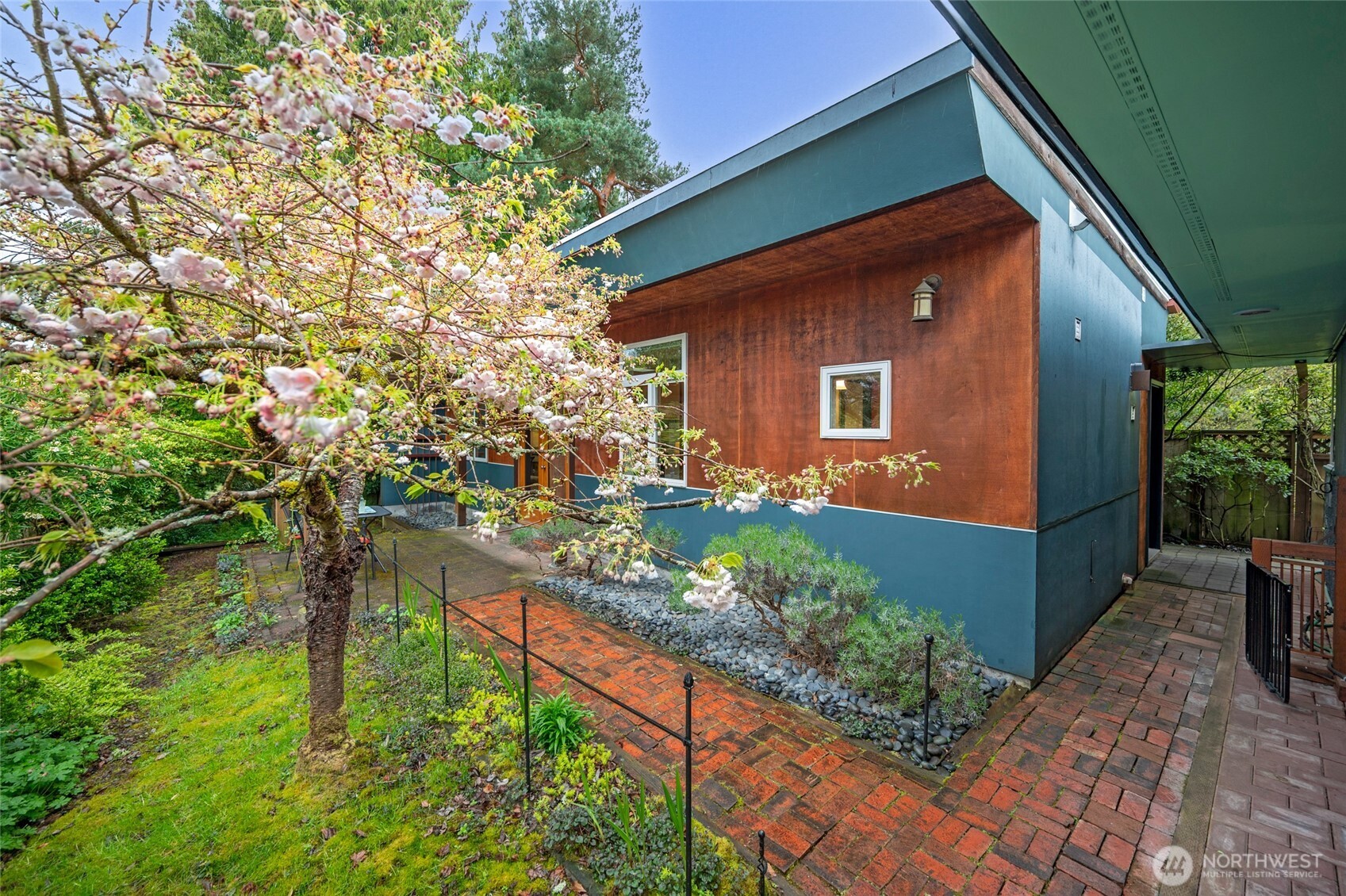 2326 NE 91st Street , Seattle, WA 98115